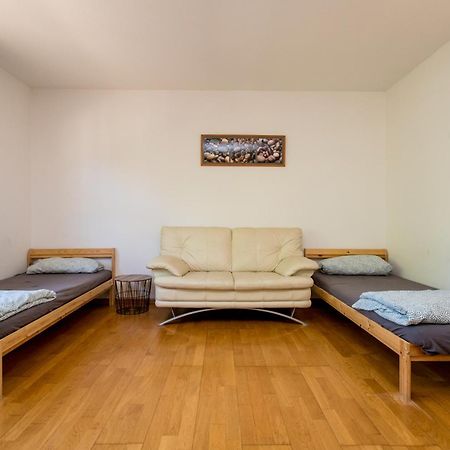 Ferienwohnung Mit 123Qm Fuer 8 Personen Mit Sehr Grossem Garten, Einfache Innen-Ausstattung Leipzig Exterior photo
