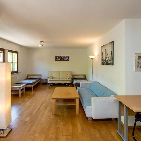 Ferienwohnung Mit 123Qm Fuer 8 Personen Mit Sehr Grossem Garten, Einfache Innen-Ausstattung Leipzig Exterior photo