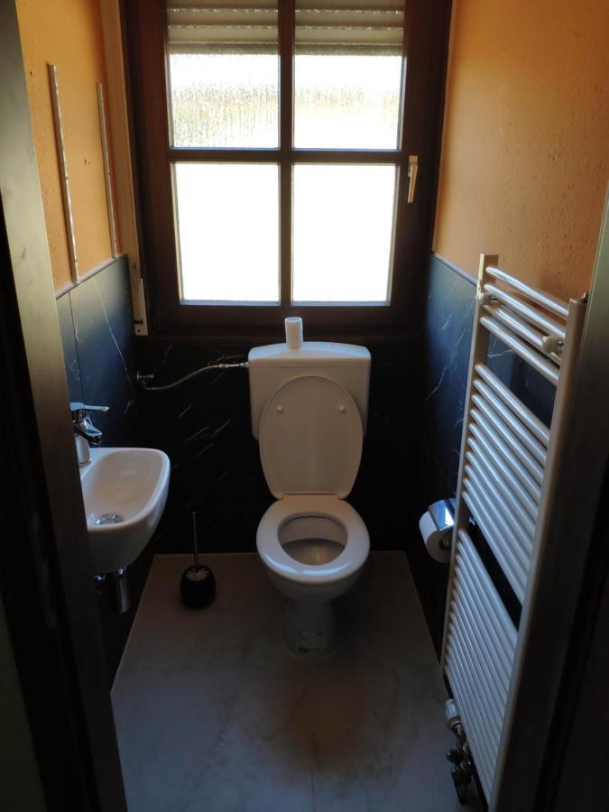 Ferienwohnung Mit 123Qm Fuer 8 Personen Mit Sehr Grossem Garten, Einfache Innen-Ausstattung Leipzig Exterior photo