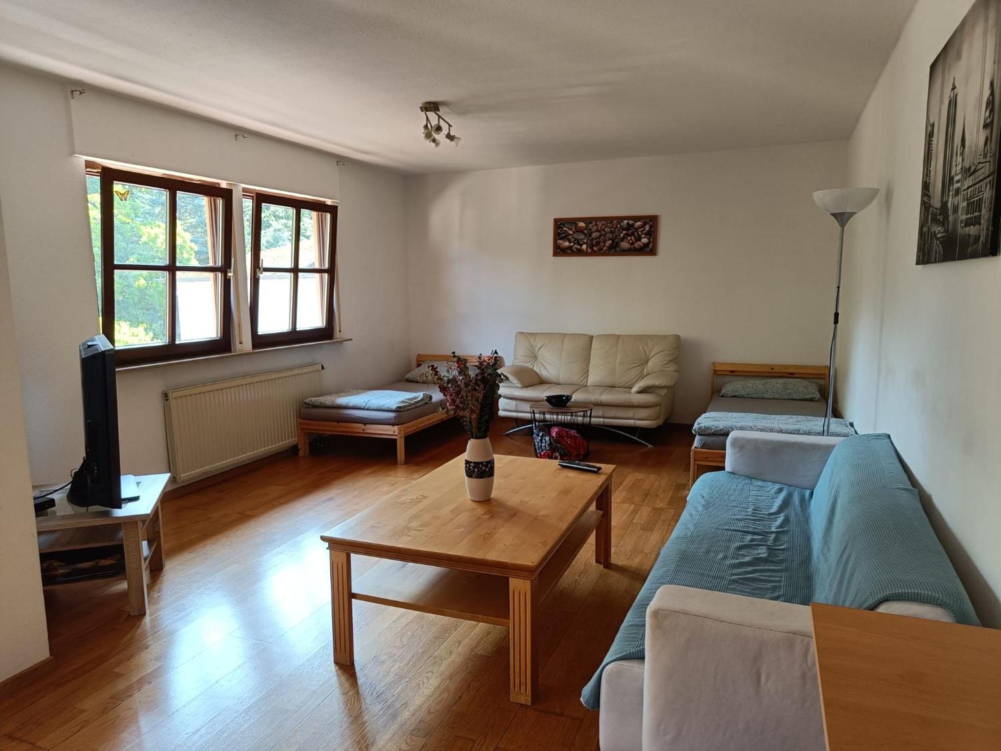 Ferienwohnung Mit 123Qm Fuer 8 Personen Mit Sehr Grossem Garten, Einfache Innen-Ausstattung Leipzig Exterior photo