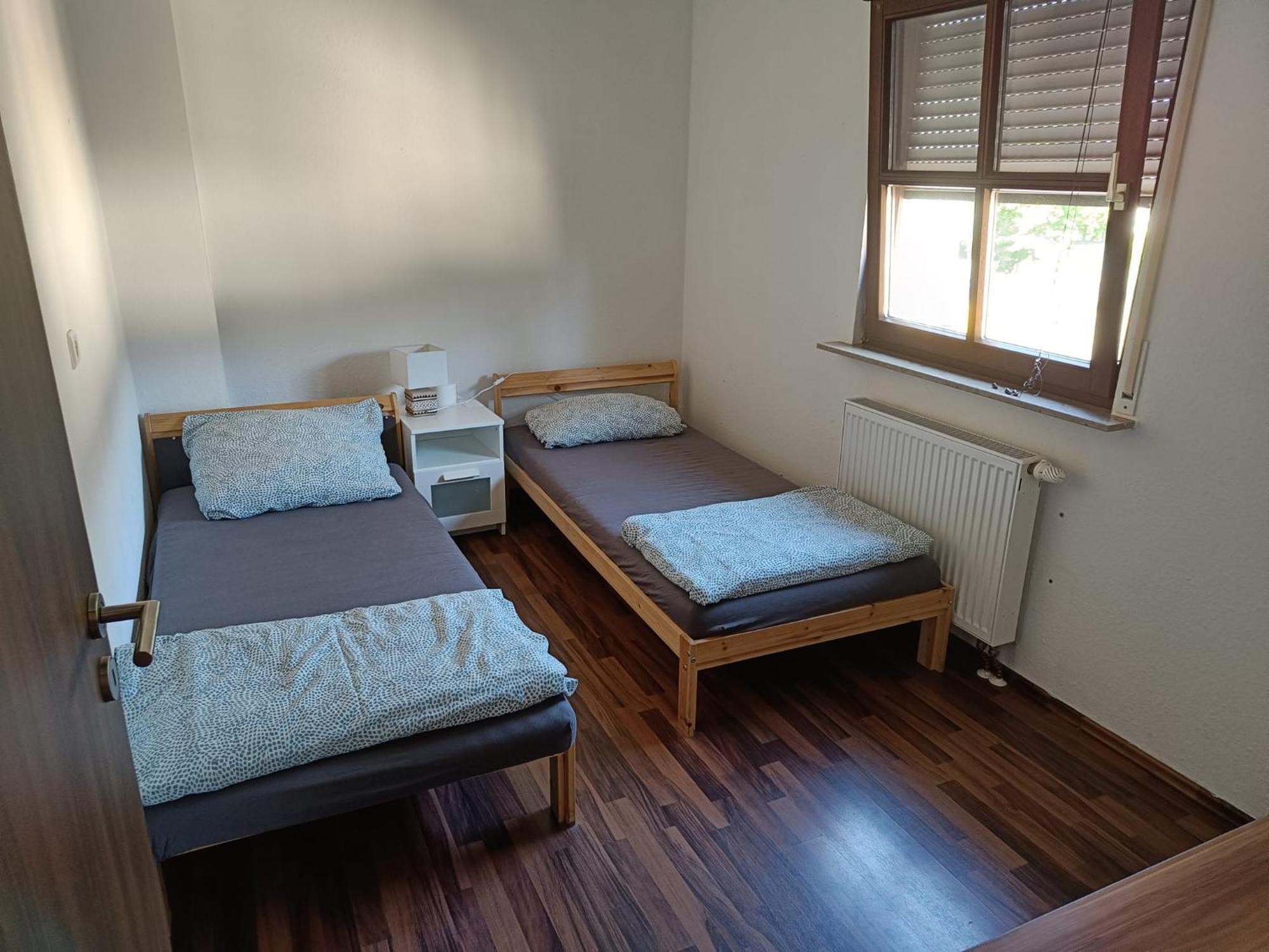 Ferienwohnung Mit 123Qm Fuer 8 Personen Mit Sehr Grossem Garten, Einfache Innen-Ausstattung Leipzig Exterior photo