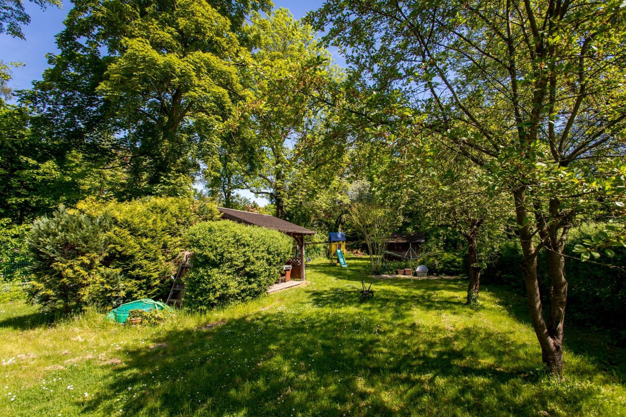 Ferienwohnung Mit 123Qm Fuer 8 Personen Mit Sehr Grossem Garten, Einfache Innen-Ausstattung Leipzig Exterior photo